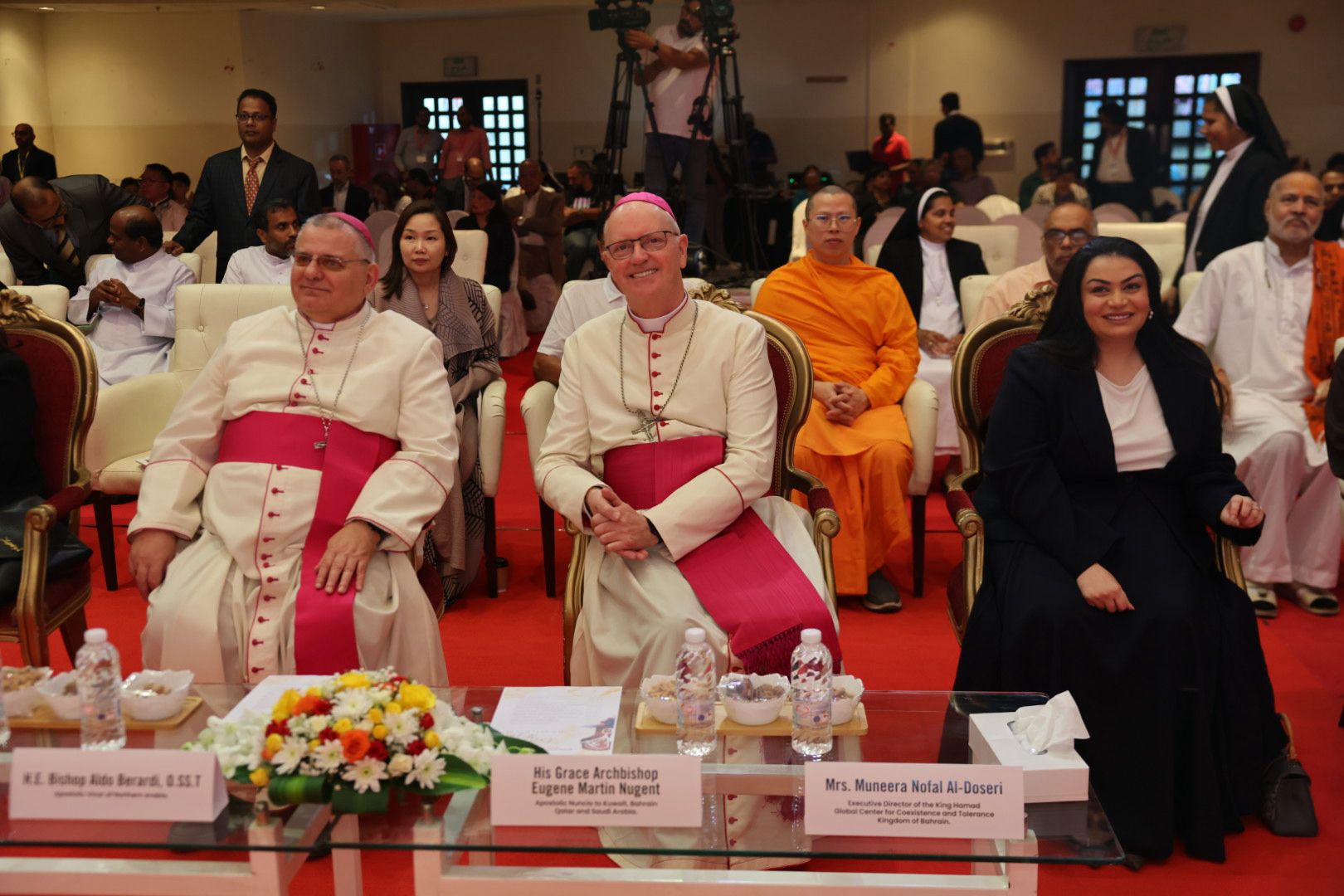 مركز الملك حمد العالمي للتعايش والتسامح يشارك في احتفالية كنيسة القلب المقدس بمناسبة مرور 85 عامًا على تأسيسها - Image 3
