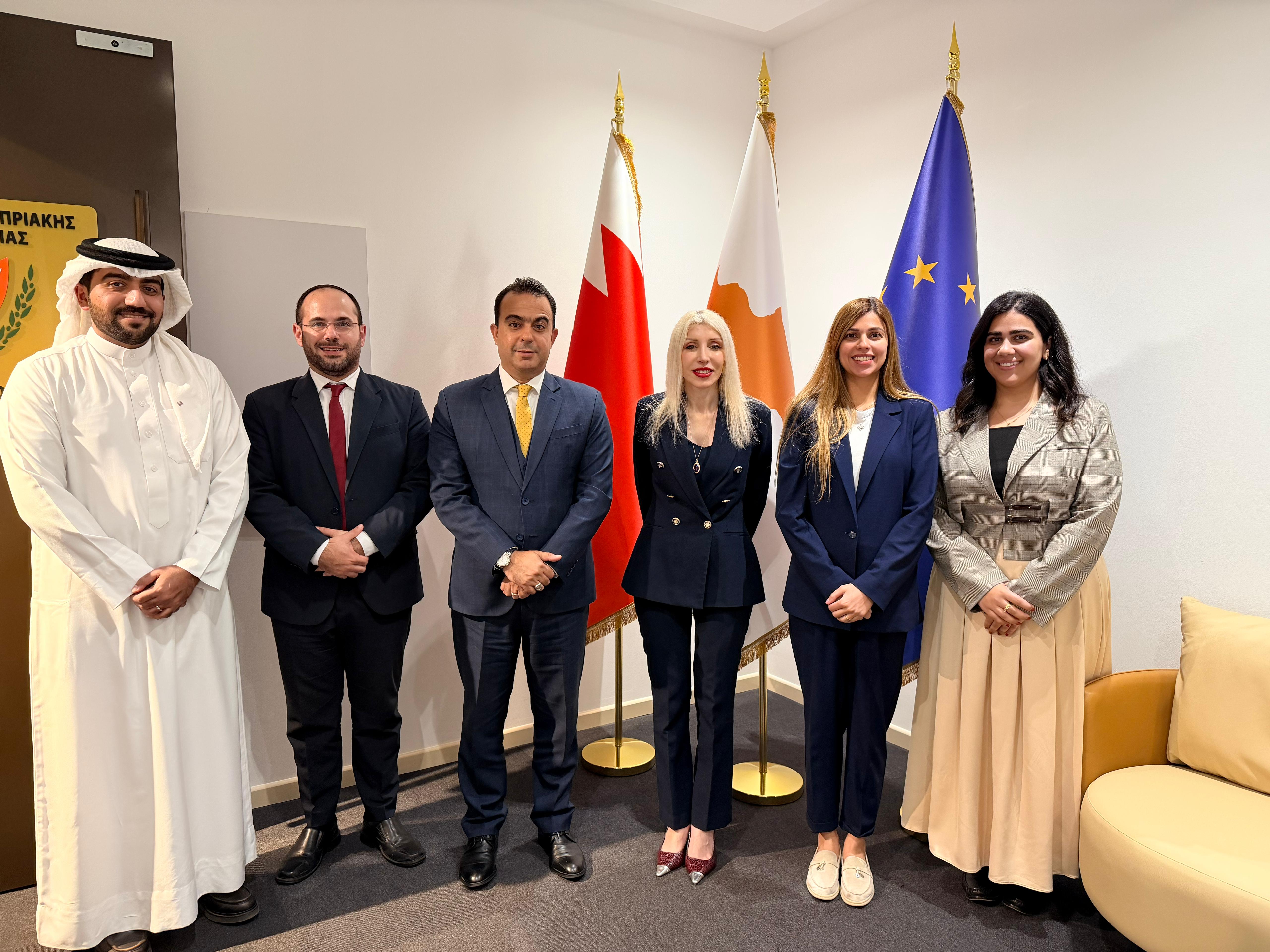 نائب رئيس مجلس أمناء مركز الملك حمد العالمي للتعايش والتسامح يجتمع مع الممثلة الخاصة لجمهورية قبرص لشؤون الحريات الدينية