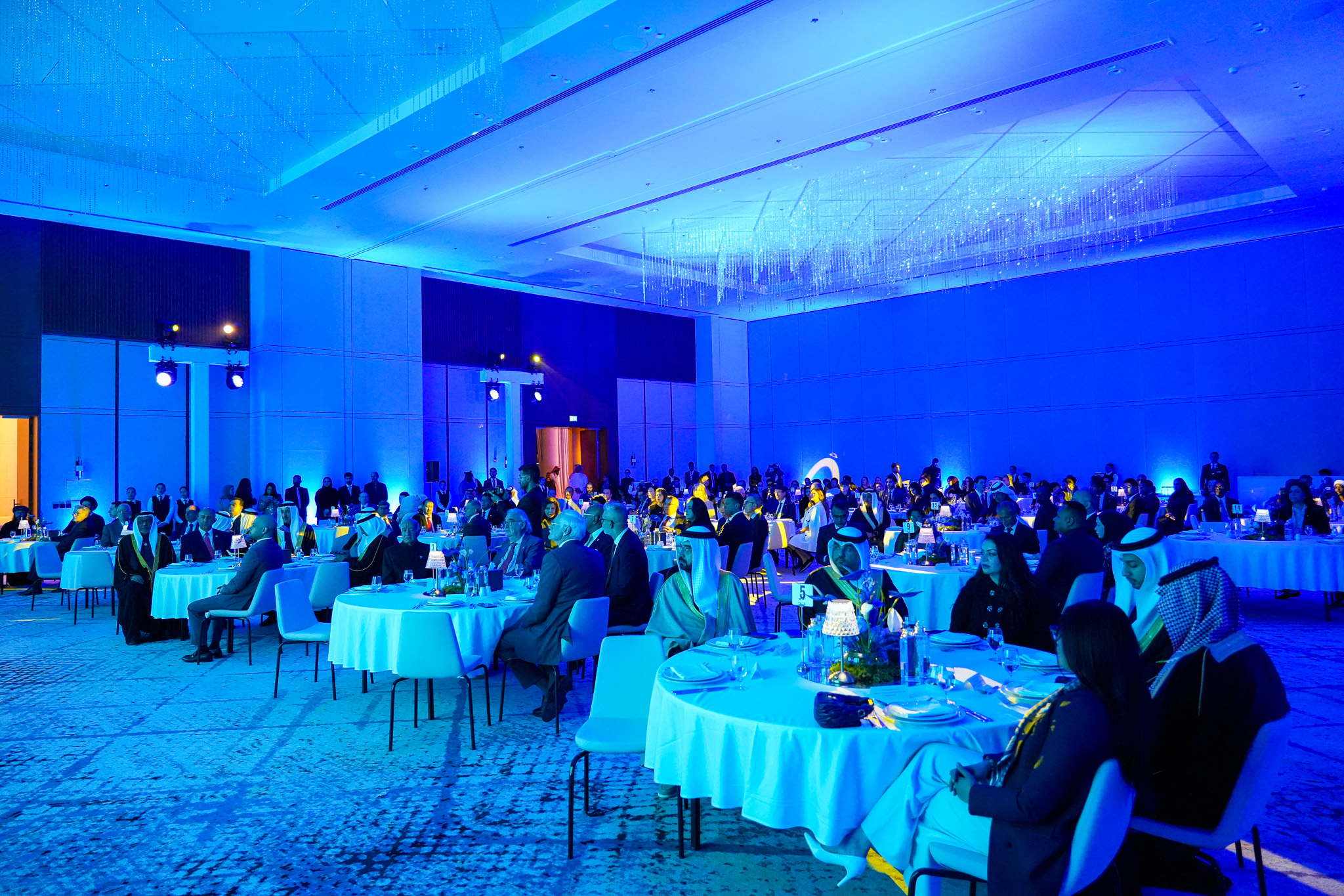 رئيس مجلس أمناء مركز الملك حمد العالمي للتعايش والتسامح: مملكة البحرين الأولى عالميًا في كثافة دور العبادة بموسوعة غينيس للأرقام القياسية - Image 6